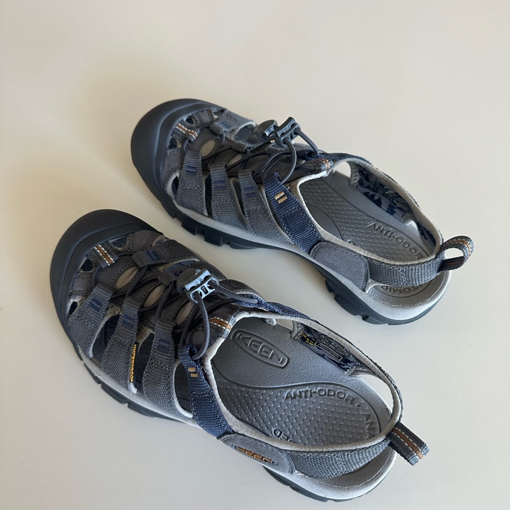 Keen Newport Sandals (M 8.5 / W 10)